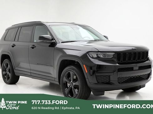 Used 2023 Jeep Grand Cherokee L Laredo image 1