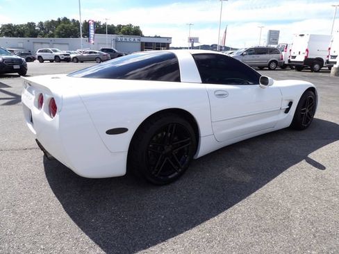 Used 2004 Chevrolet Corvette Coupe w/ Roof Package RWD image 4