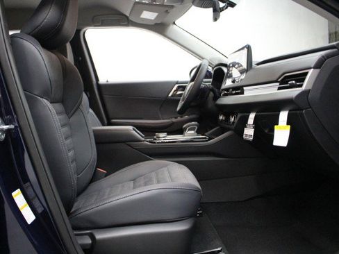 New 2026 Mitsubishi Outlander SE image 18