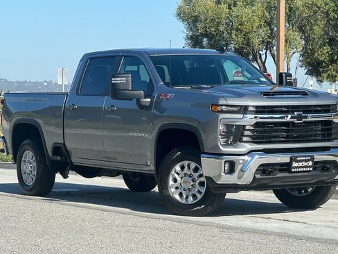 New 2026 Chevrolet Silverado 2500 LT w/ All Star Edition AWD/4WD image 2