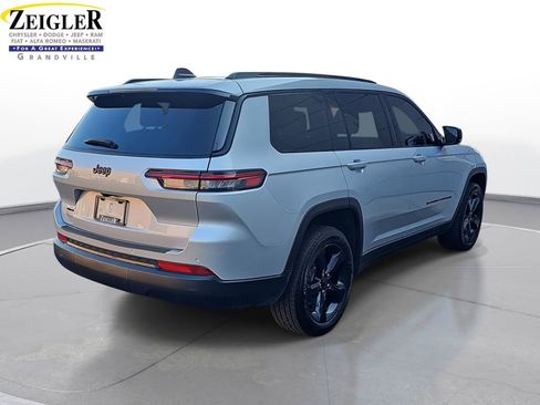 Certified 2023 Jeep Grand Cherokee L Laredo image 5