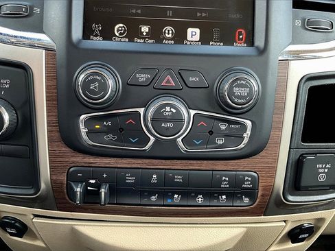 Used 2016 RAM 3500 Laramie image 32