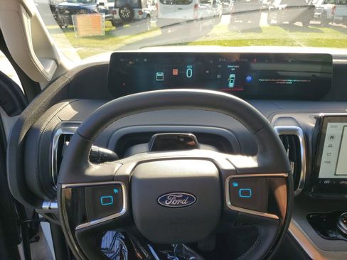 New 2025 Ford Expedition Max Platinum w/ Driver's Package AWD/4WD image 13