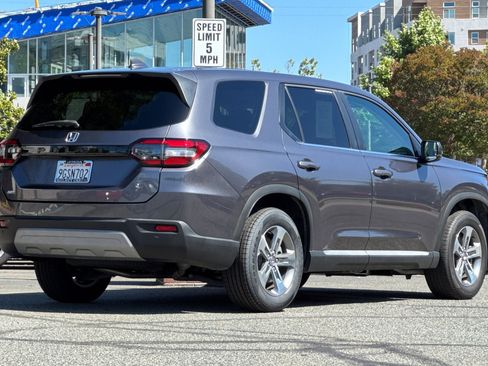 Used 2023 Honda Pilot EX-L image 4