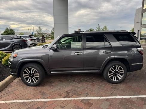 Used 2016 Toyota 4Runner Limited AWD/4WD image 4