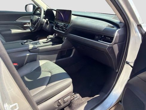 Used 2025 Toyota Grand Highlander FWD image 14