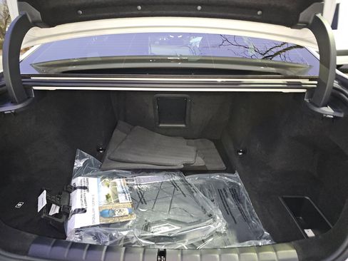 Certified 2023 BMW 760i xDrive w/ Executive Package image 14