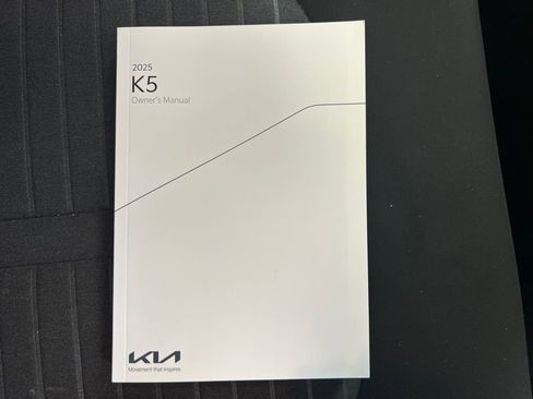 Used 2025 Kia K5 LXS image 26