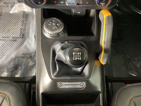 Used 2022 Ford Bronco Badlands image 26