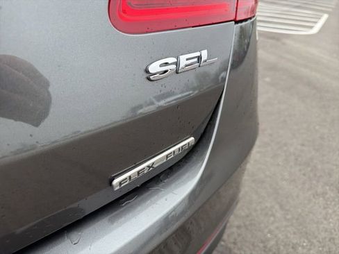 Used 2018 Ford Taurus SEL image 10