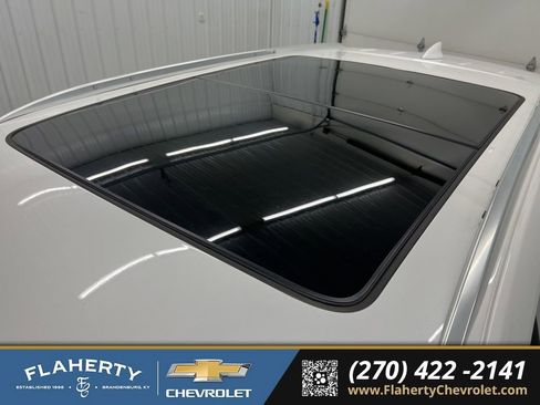 Used 2020 Cadillac XT5 Premium Luxury w/ LPO, Floor Liner Package image 38