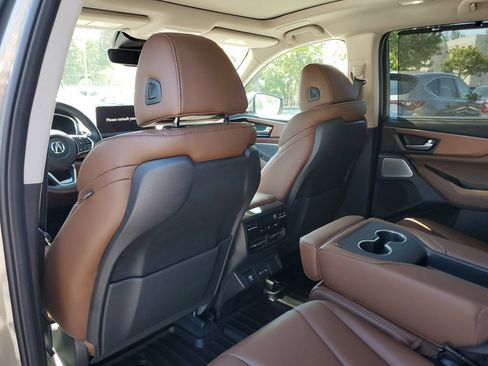 Certified 2026 Acura MDX w/ Technology Package FWD image 12