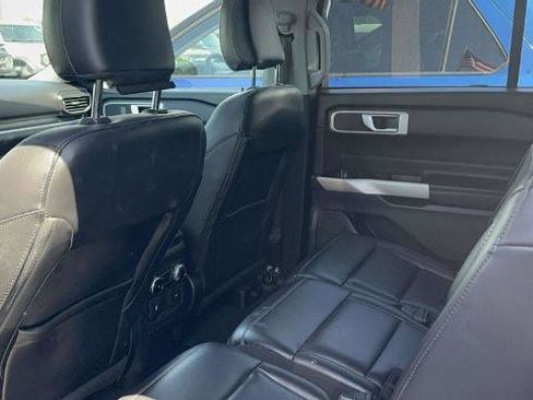 Certified 2022 Ford Explorer XLT w/ Equipment Group 202A AWD/4WD image 30