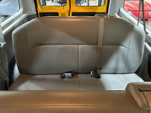 Used 2011 Ford E-150 and Econoline 150 Wagon image 51