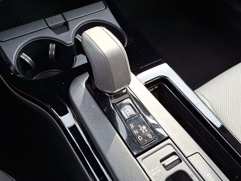 Used 2025 Toyota Prius Limited w/ Limited Premium Package image 15