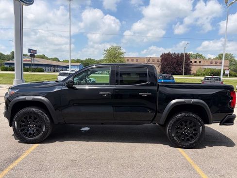 Used 2023 Chevrolet Colorado Trail Boss w/ Technology Package AWD/4WD image 29