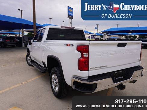 Used 2022 Chevrolet Silverado 2500 LT w/ Convenience Package AWD/4WD image 4