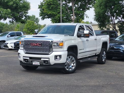 Used 2018 GMC Sierra 2500 Denali w/ Duramax Plus Package AWD/4WD image 2