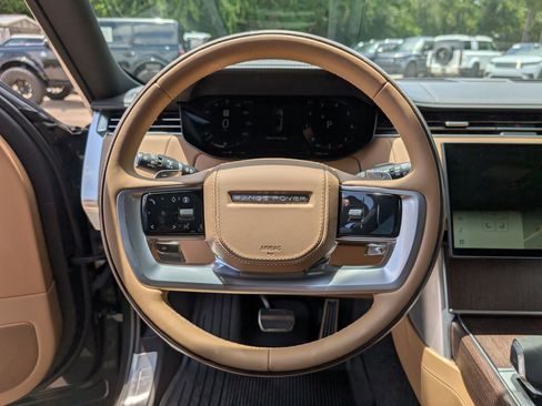 Used 2024 Land Rover Range Rover SE AWD/4WD image 11