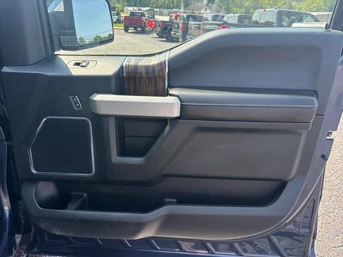 Used 2019 Ford F150 Lariat w/ Equipment Group 502A Luxury AWD/4WD image 14
