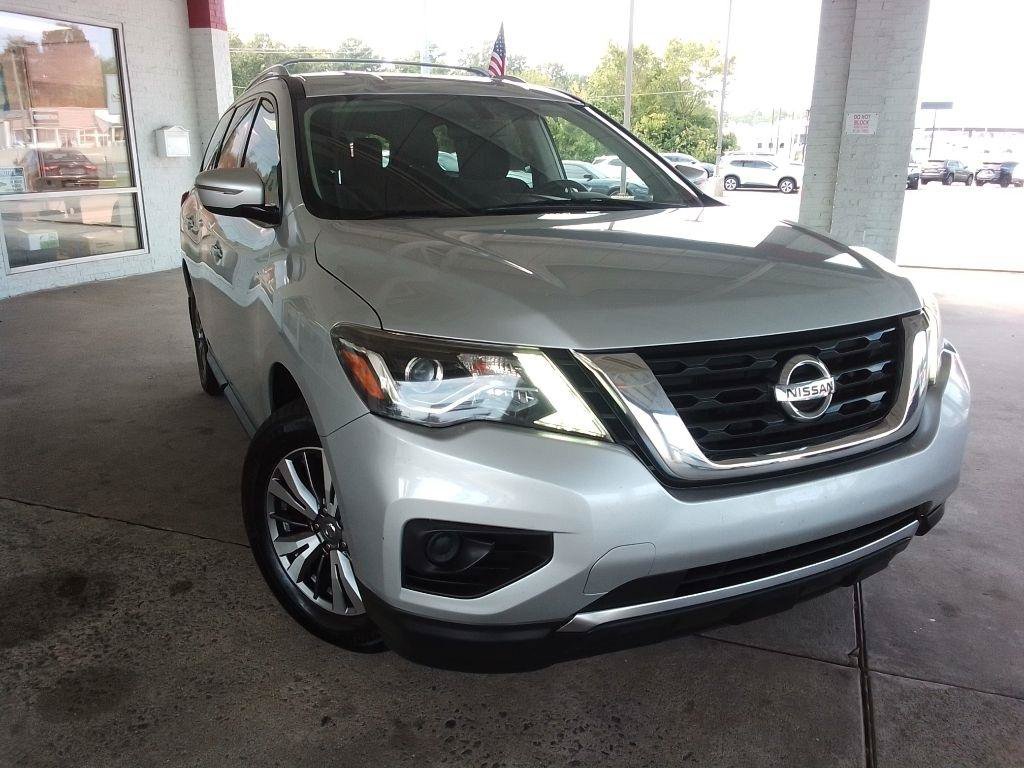 Used 2020 Nissan Pathfinder S FWD image 2