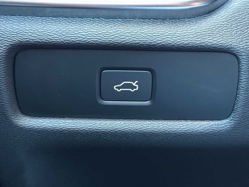 Certified 2024 Volvo V60 B5 Cross Country Plus image 32