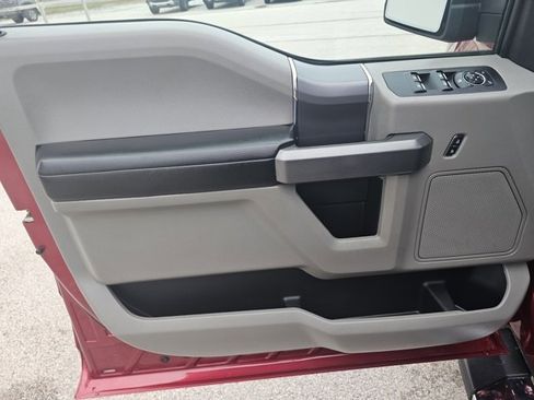 Used 2017 Ford F150 XLT w/ Equipment Group 302A Luxury image 38