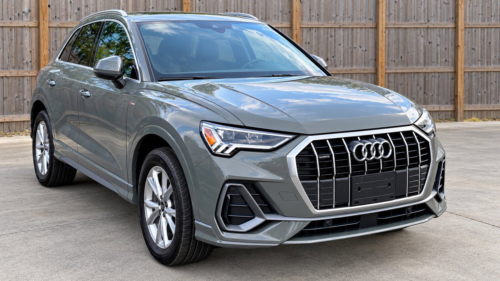 Used 2024 Audi Q3 2.0T Premium AWD/4WD image 1