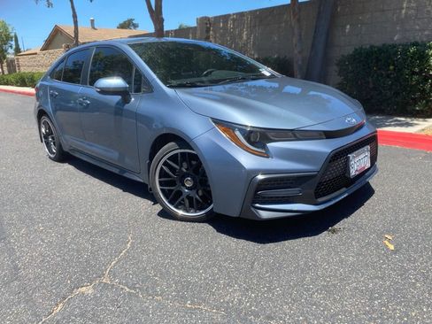 Used 2022 Toyota Corolla SE FWD image 2
