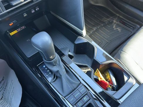 Used 2025 Toyota Camry XSE image 27