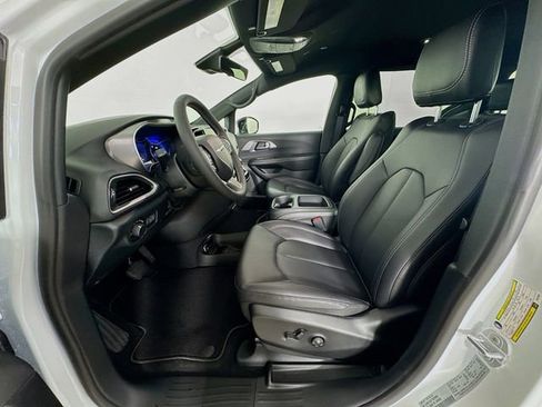 New 2026 Chrysler Voyager LX FWD image 23