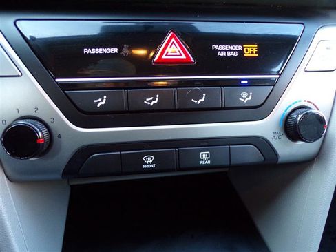 Used 2017 Hyundai Elantra SE image 42