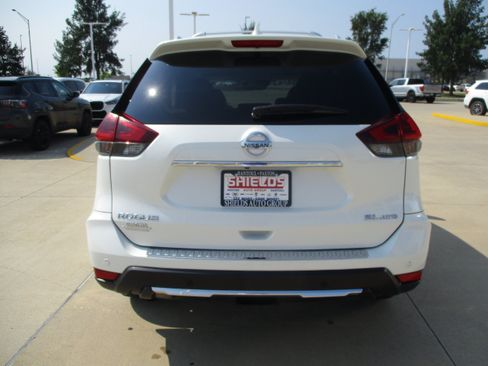 Used 2020 Nissan Rogue SL w/ Premium Package AWD/4WD image 5