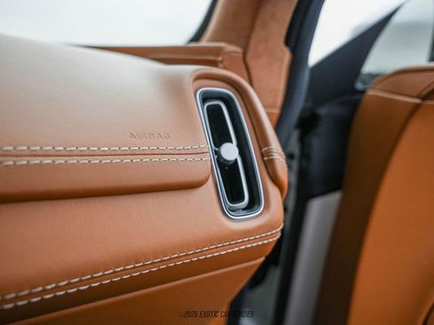 Used 2021 Aston Martin DBX image 57