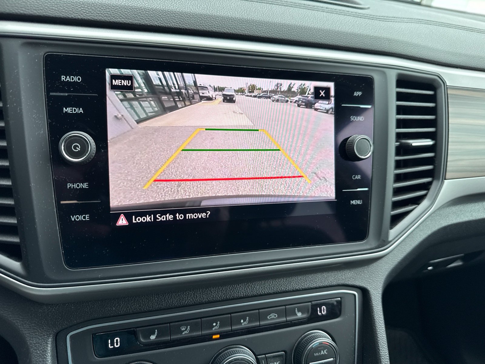 Used 2021 Volkswagen Atlas SE FWD image 16