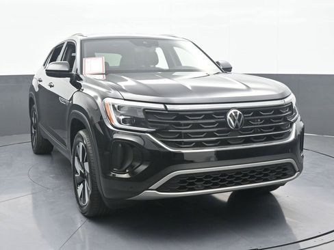 Used 2024 Volkswagen Atlas Cross Sport SE image 9