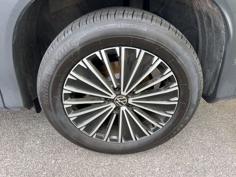 Used 2025 Volkswagen Tiguan S w/ 18" Wheel Package image 6