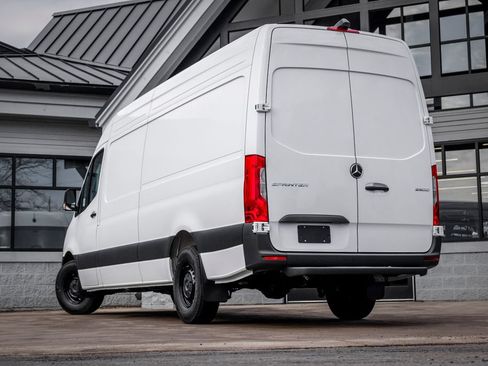 Used 2026 Mercedes-Benz Sprinter 2500 image 2