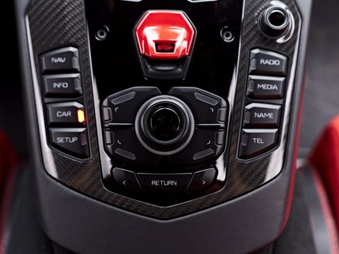 Used 2019 Lamborghini Aventador SVJ image 92