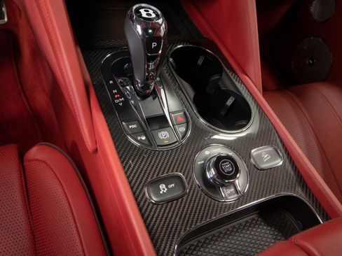 Used 2022 Bentley Bentayga image 33