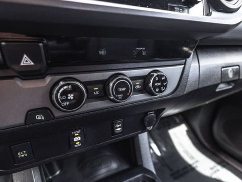 Used 2017 Toyota Tacoma TRD Sport w/ Tow Package RWD image 16
