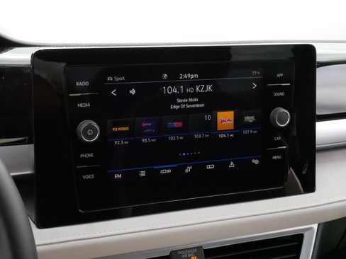 Certified 2025 Volkswagen Taos SE AWD/4WD image 22