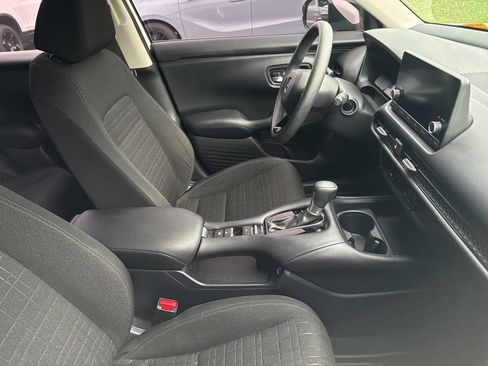 Used 2023 Honda HR-V LX image 11