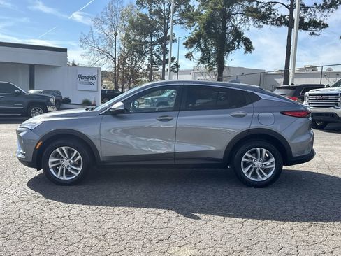 Used 2024 Buick Envista Preferred w/ Convenience I Package image 7