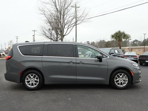 New 2026 Chrysler Voyager LX image 4