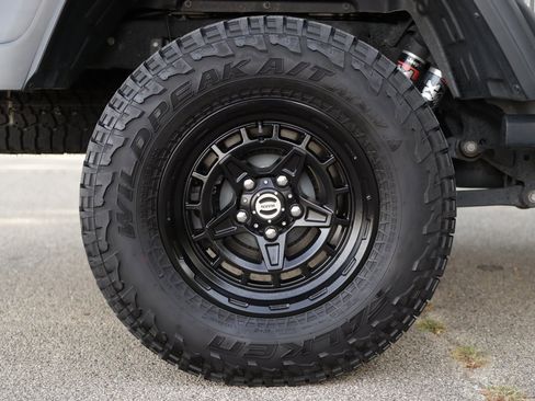 Used 2023 Jeep Gladiator Mojave w/ LED Lighting Group image 40