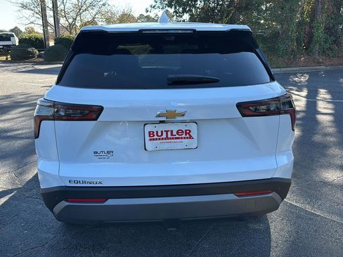 New 2026 Chevrolet Equinox LT w/ Convenience Package II image 4