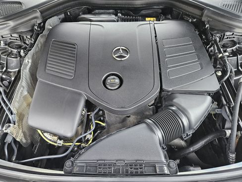 Used 2025 Mercedes-Benz GLC 350e 4MATIC image 26