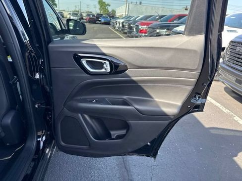 Used 2026 Jeep Compass Limited AWD/4WD image 29