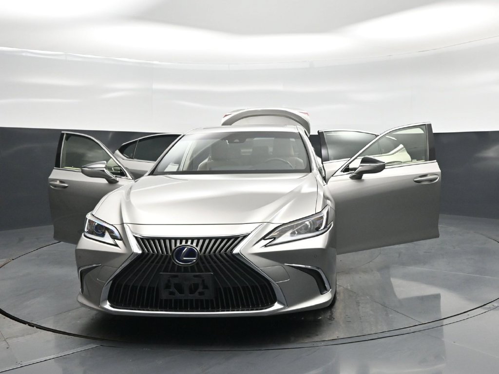 Used 2019 Lexus ES 300h w/ Premium Package FWD image 31